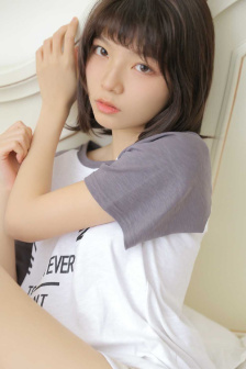 年轻女仆